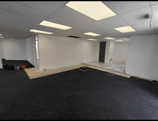 235M² OFFICE TO LET IN BRYANSTON